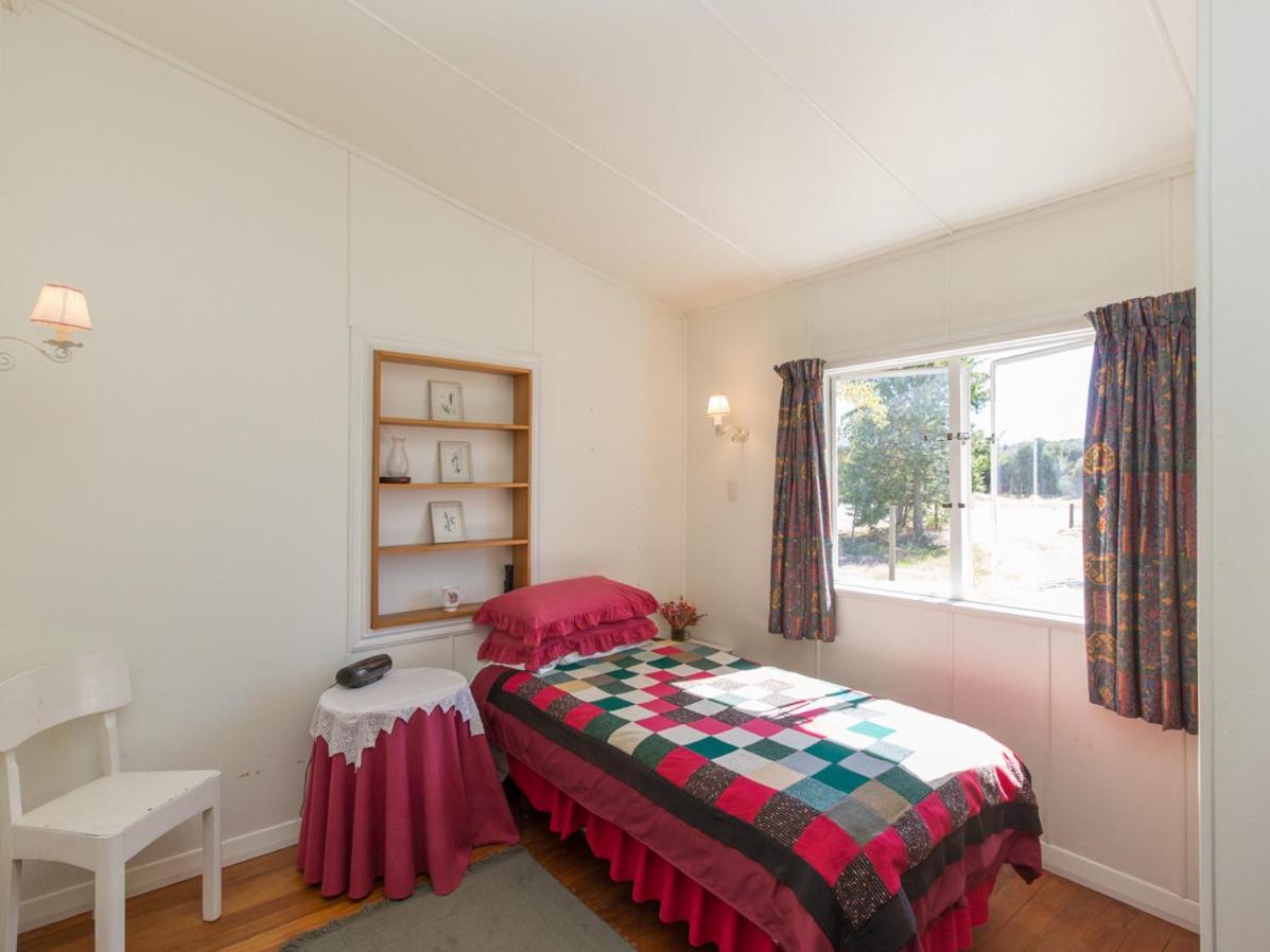 Southern Lakes Sweetie - Albert Town Bach Wanaka Esterno foto